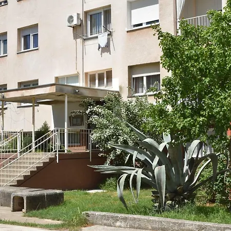 Apartment Valkane Pula