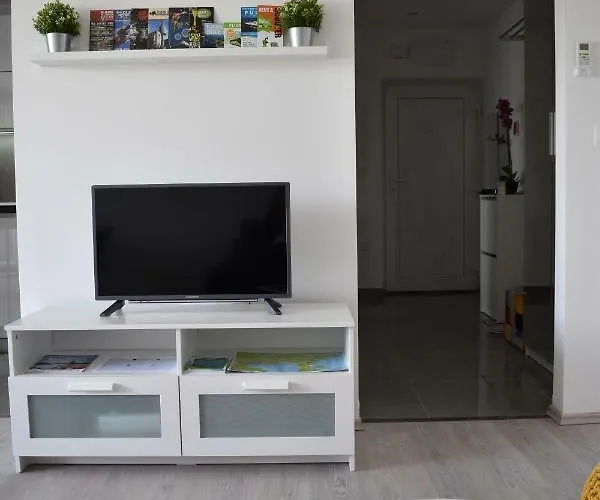 Valkane Apartment *